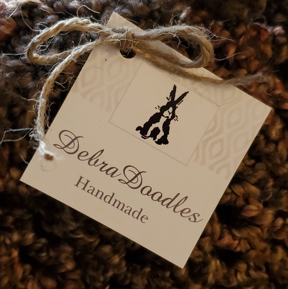 NWT  DebraDoodles HandmadeTwisted Mobius Cowl.   #1066 crochet - Picture 2 of 3